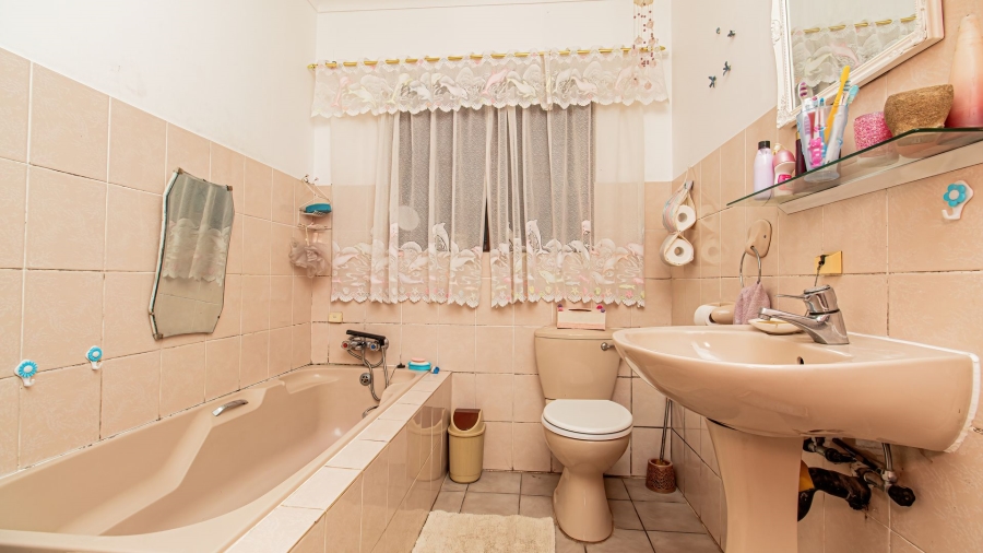 4 Bedroom Property for Sale in Meedingsride Western Cape